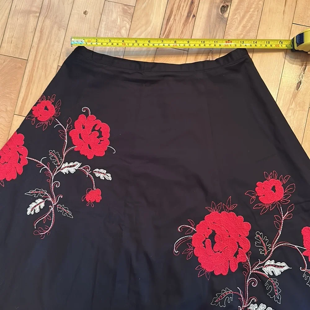 Tristan Floral Embroidered Skirt - Picture 5 of 6